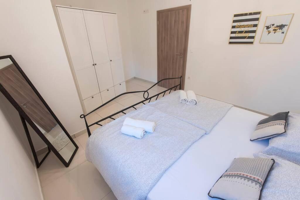 Apartman M&S 1 Kali, Otok Ugljan Appartement Buitenkant foto